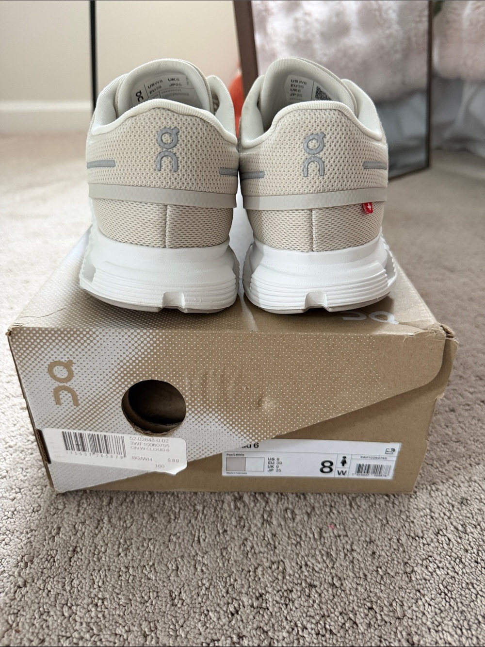 On Running women’s Cloud Sneakers in Light Cream - Picture 2 of 10